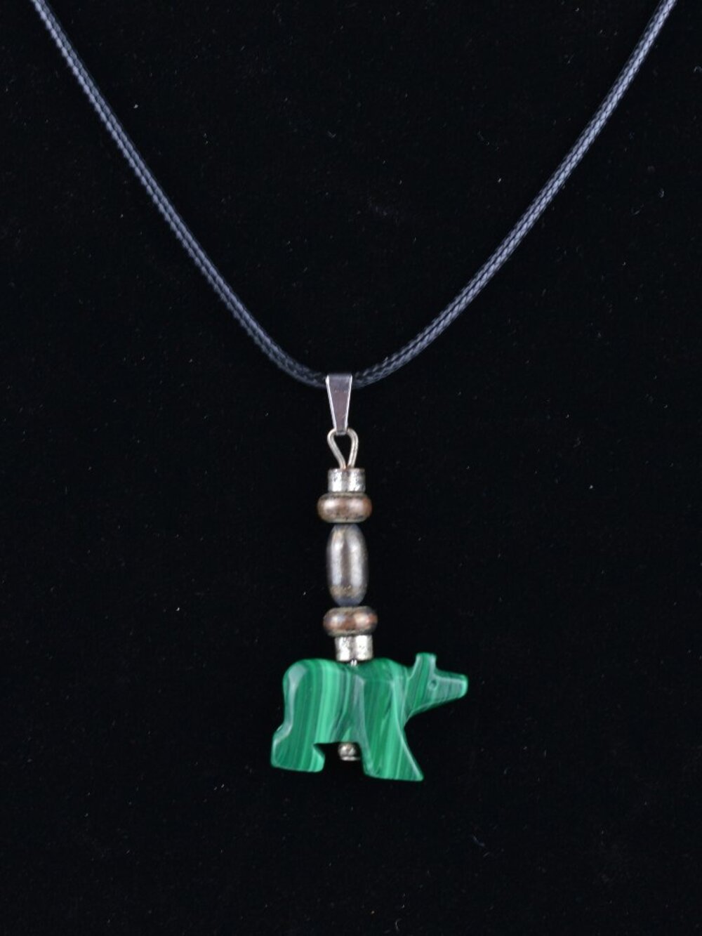 Zuni Style Malachite Bear Fetish Pendant Vintage Carved Native American 3/4"